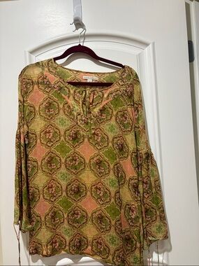 Banana Republic Semi Sheer Soft Printed Boho Blouse - Green & Pink Long Sleeve M